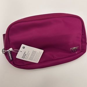 NEW LULULEMON Everywhere Belt Bag 1L WILD BERRY